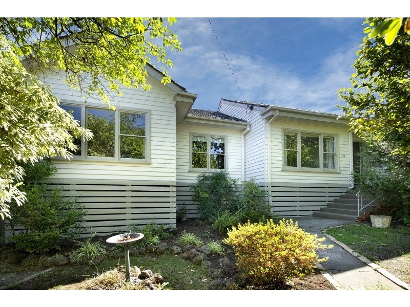 24 Unsworth Road, Ringwood North VIC 3134