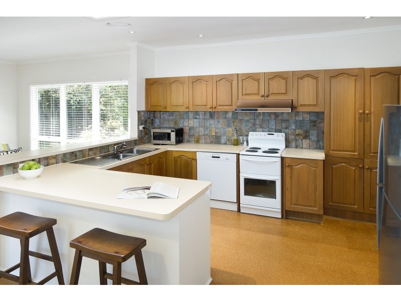 24 Unsworth Road, Ringwood North VIC 3134