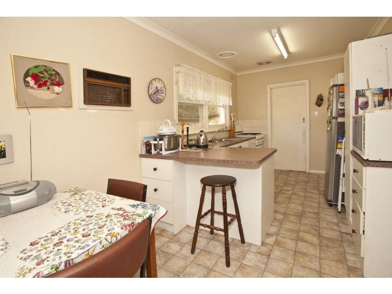 20 Lockhart Road, Ringwood North VIC 3134