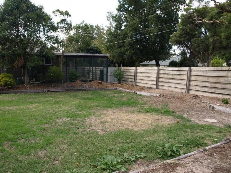 1 Clare Street, Croydon South VIC 3136