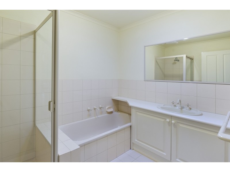 4/2 Alamein Avenue, Kilsyth VIC 3137