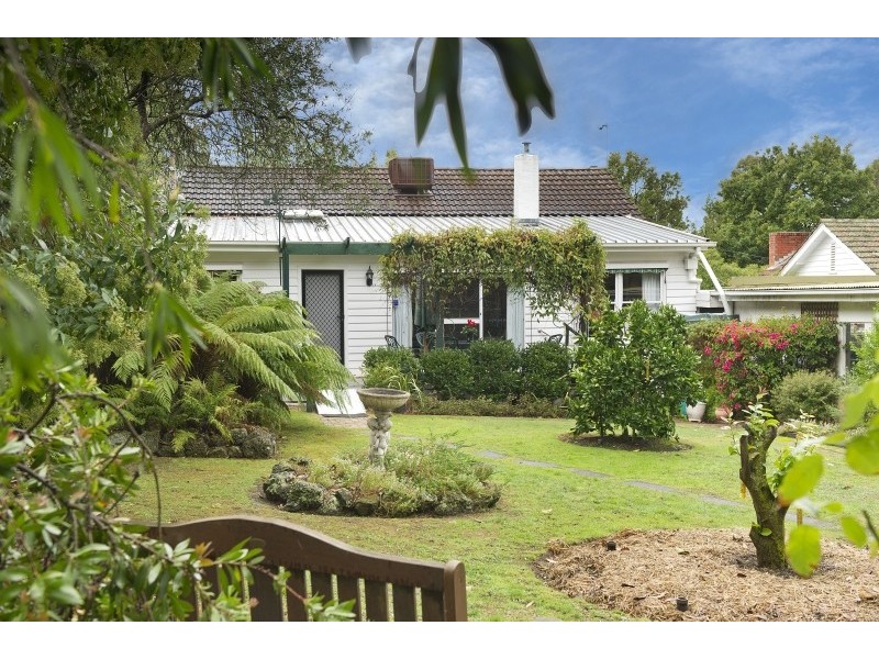 4 Regina Street, Ringwood VIC 3134