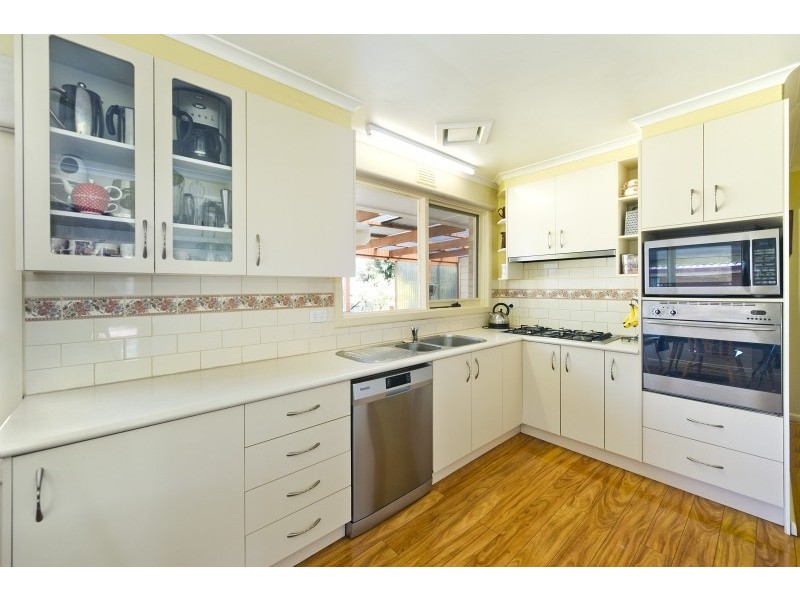 100 Cambridge Road, Mooroolbark VIC 3138
