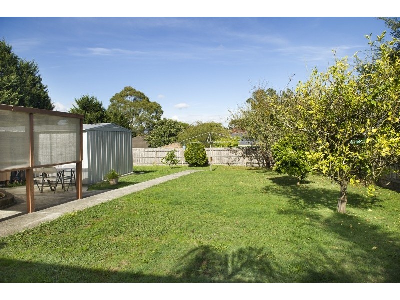 100 Cambridge Road, Mooroolbark VIC 3138