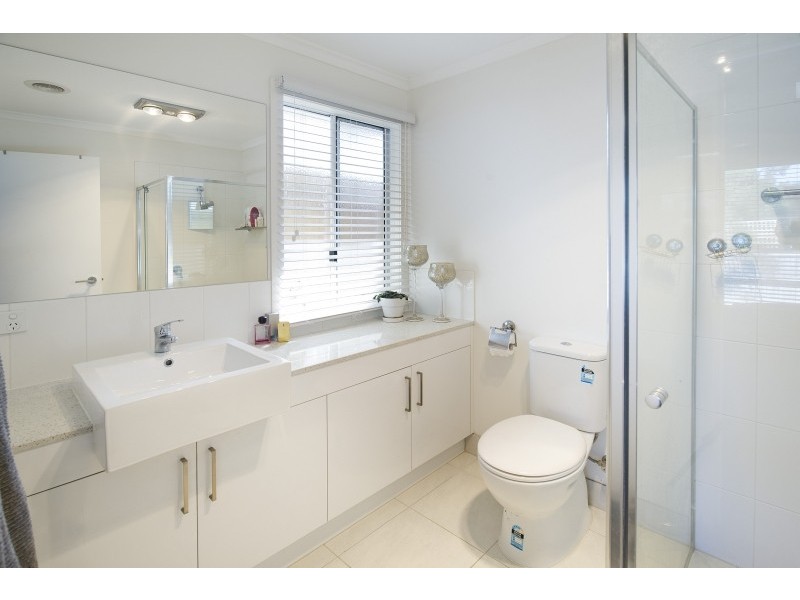 2/69 Greenhill Road, Bayswater North VIC 3153