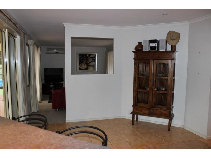 2/4 Melton Grove, Croydon VIC 3136