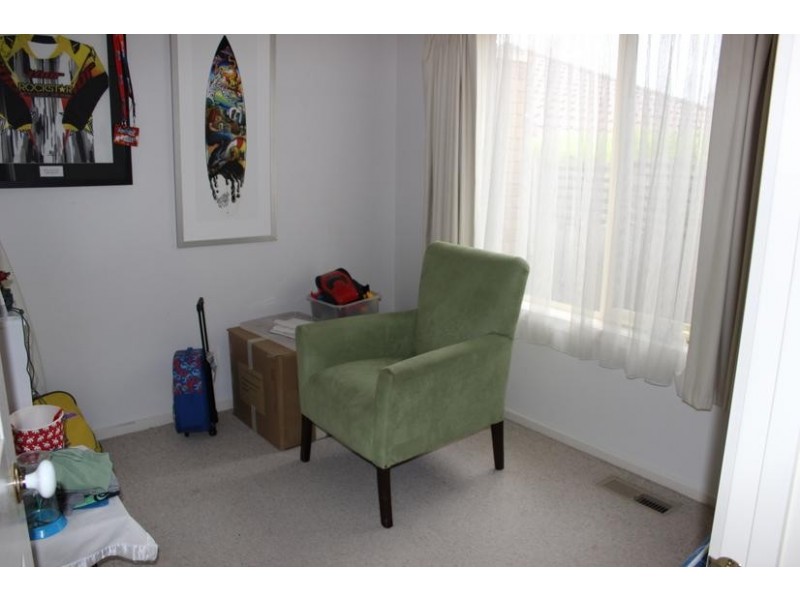 2/4 Melton Grove, Croydon VIC 3136