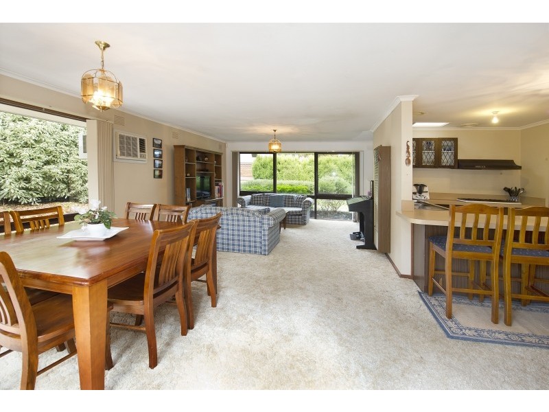 2/31 Through Road, Ringwood North VIC 3134