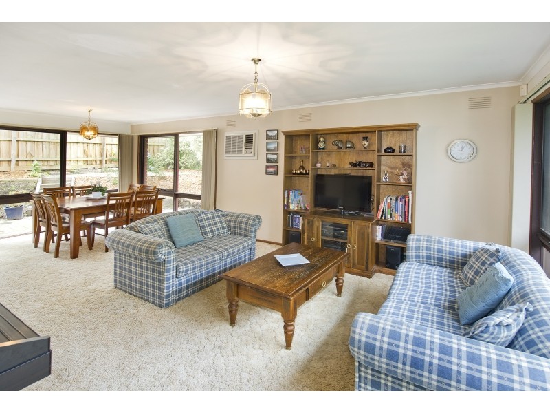 2/31 Through Road, Ringwood North VIC 3134