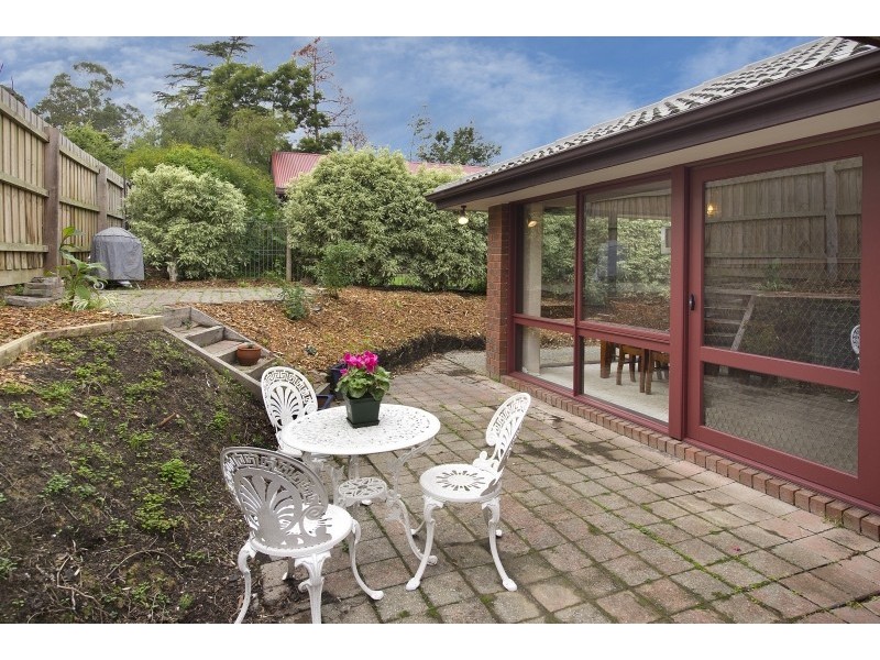 2/31 Through Road, Ringwood North VIC 3134