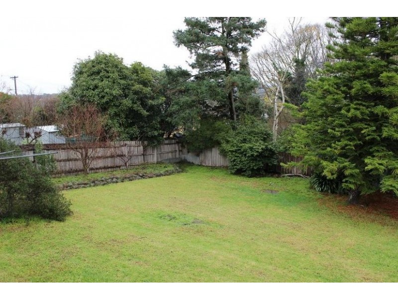 19 Woodville Road, Mooroolbark VIC 3138