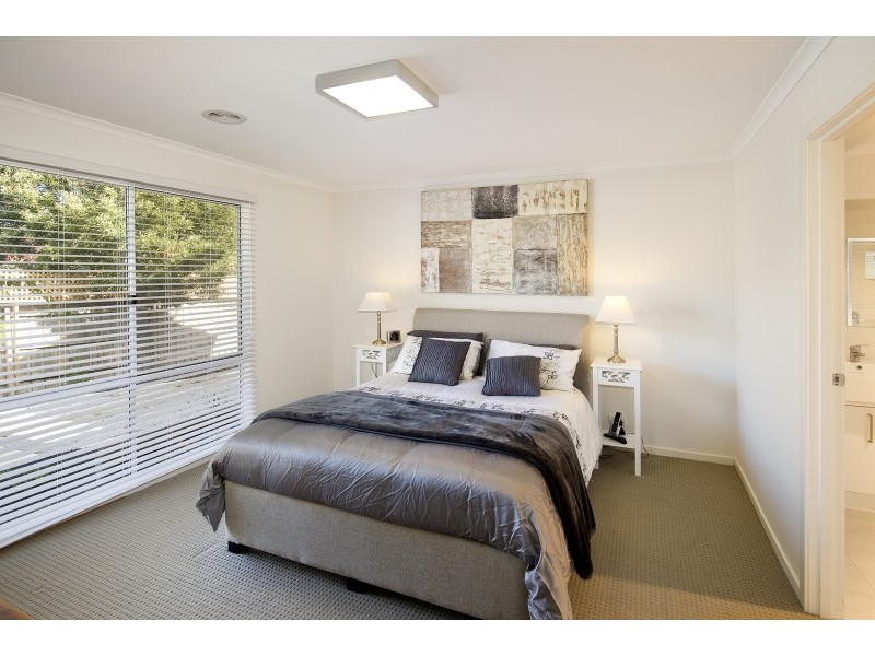 2/69 Greenhill Road, Bayswater North VIC 3153