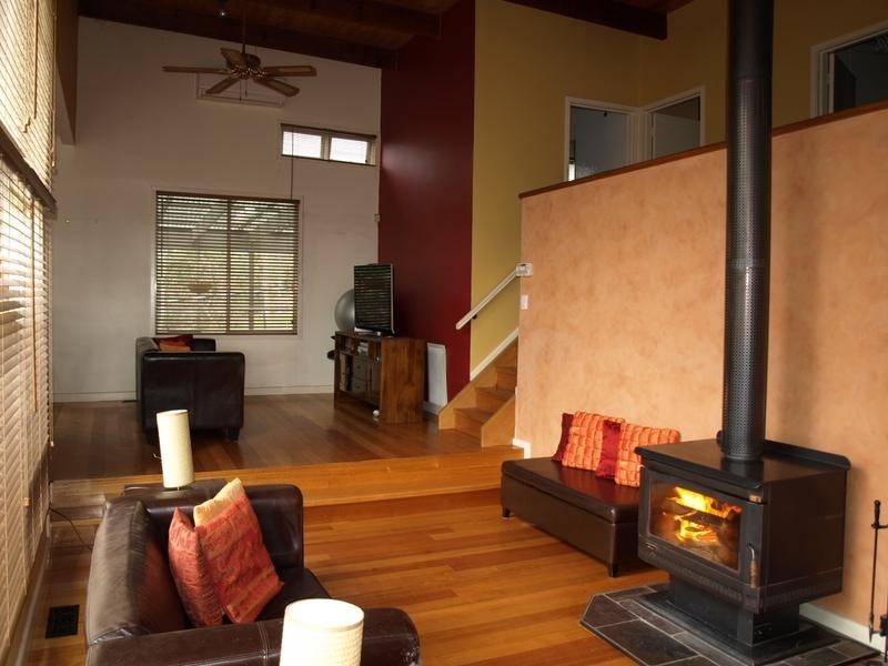 18 Ruthven Way, Ringwood East VIC 3135