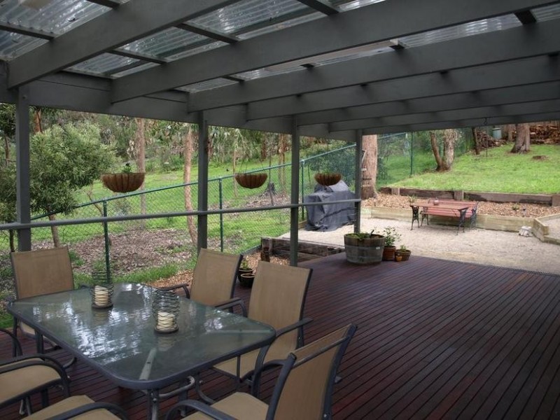 18 Ruthven Way, Ringwood East VIC 3135