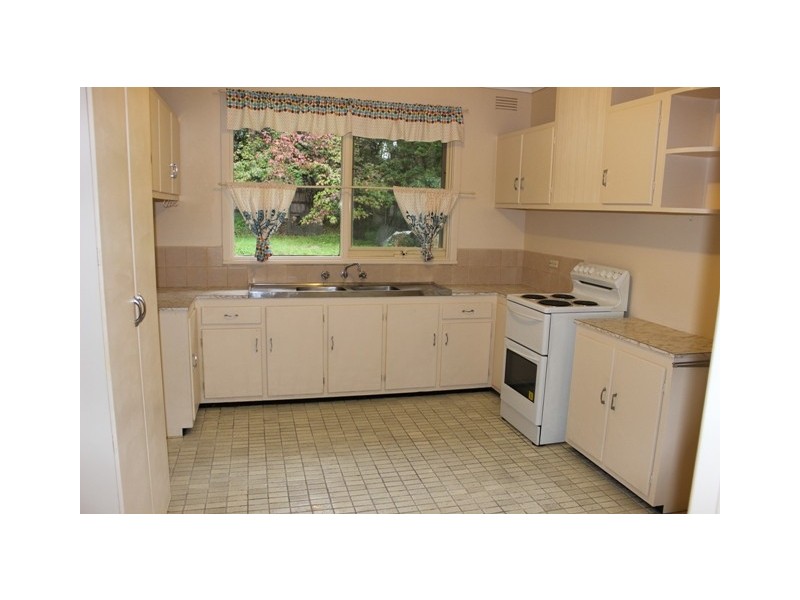 15 Olwen Street, Nunawading VIC 3131