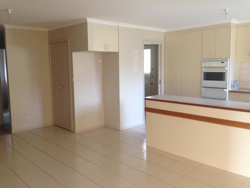 2/2 Sunbeam Avenue, Ringwood East VIC 3135