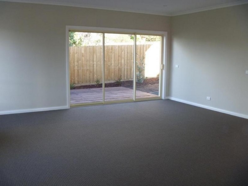 1/48 Lusher Road, Croydon VIC 3136