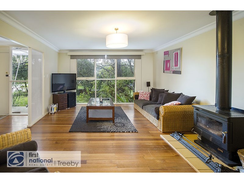 15 Pinewood Avenue, Ringwood East VIC 3135