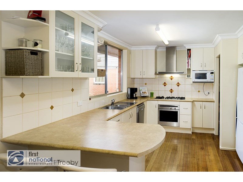 15 Pinewood Avenue, Ringwood East VIC 3135