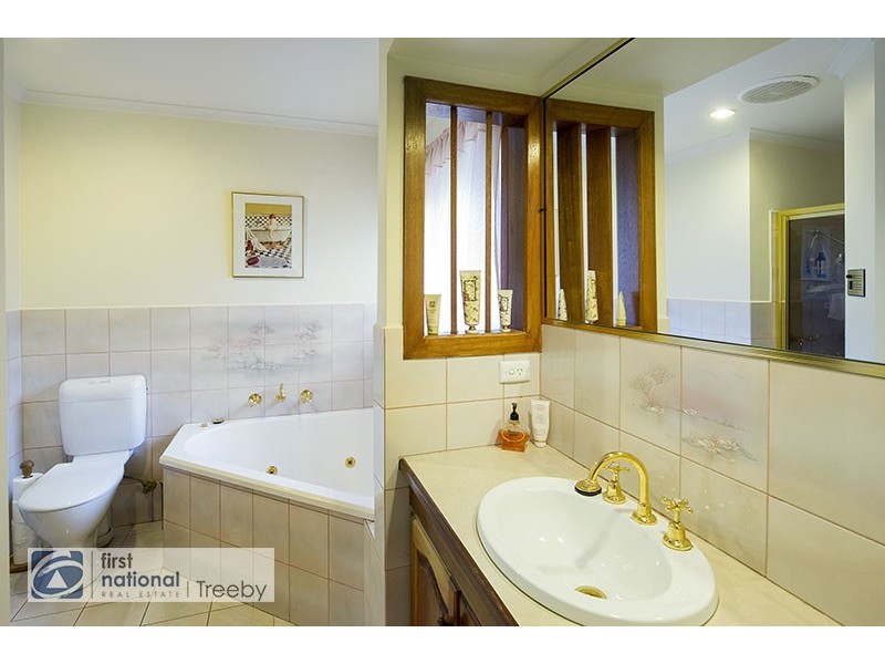 2 Charles Court, Warranwood VIC 3134