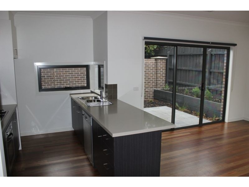 1/128 Oban road, Ringwood North VIC 3134