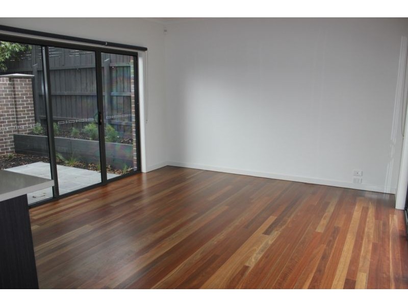 1/128 Oban road, Ringwood North VIC 3134