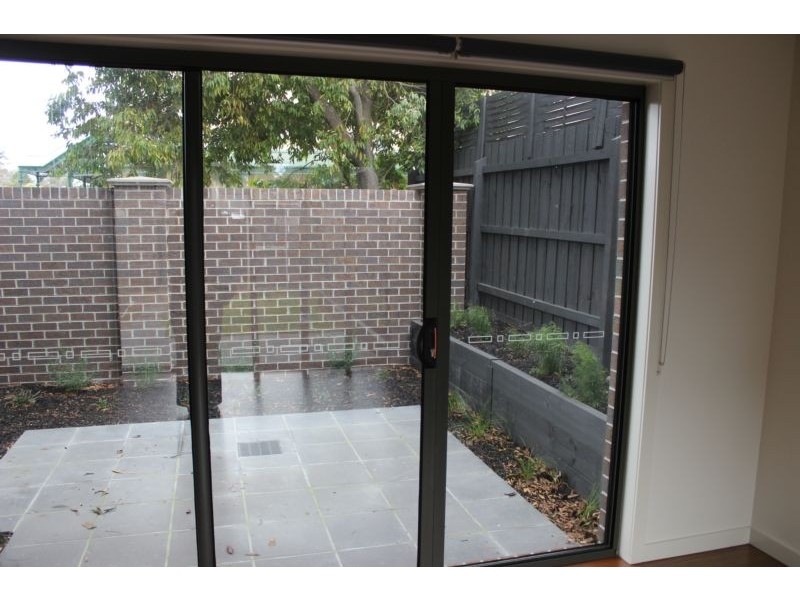 1/128 Oban road, Ringwood North VIC 3134