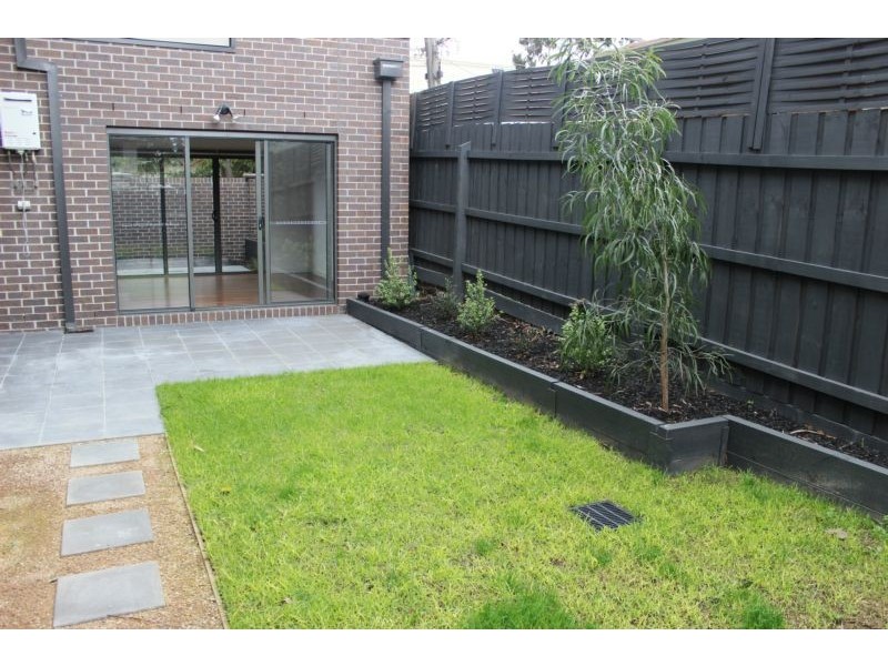 1/128 Oban road, Ringwood North VIC 3134