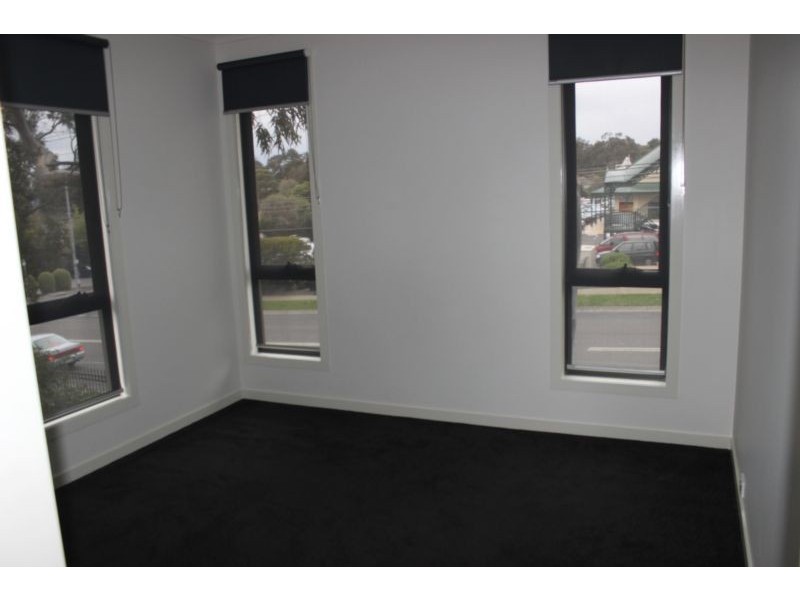 1/128 Oban road, Ringwood North VIC 3134