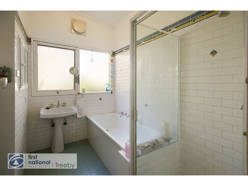11 Cass Avenue, Croydon VIC 3136