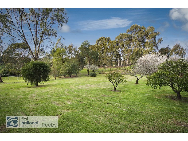 16 Hillcrest Road, Warrandyte South VIC 3134