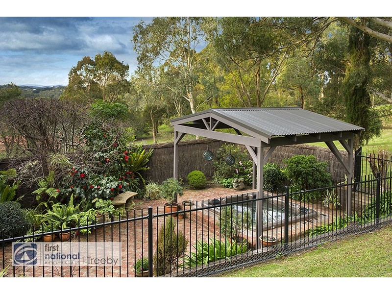 16 Hillcrest Road, Warrandyte South VIC 3134