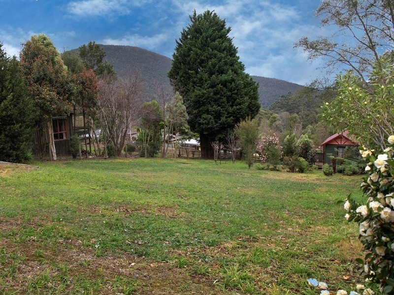 8 York Street, Warburton VIC 3799