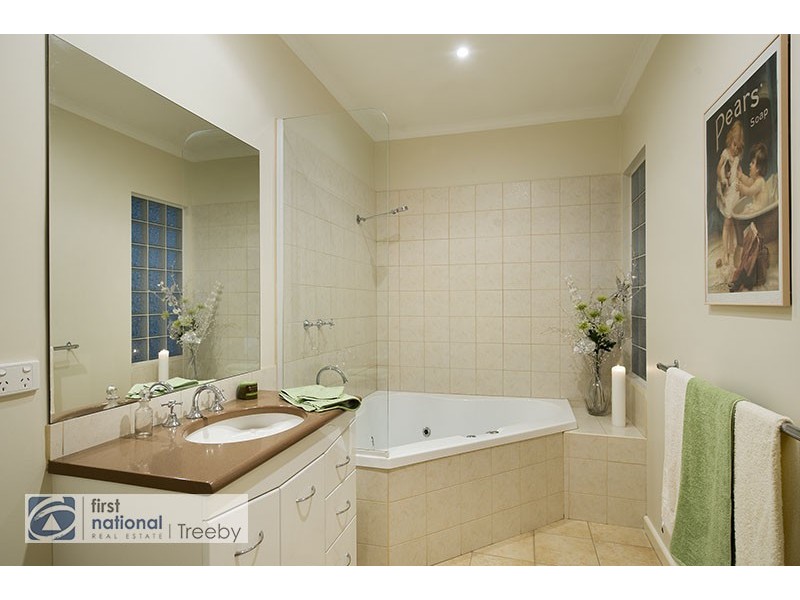 7 Ruthven Way, Ringwood East VIC 3135