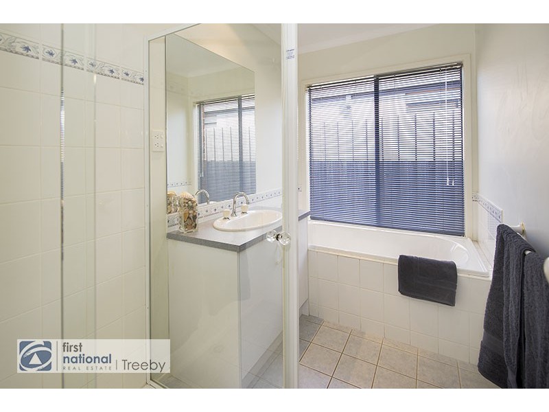 18 Cosmo Court, Kilsyth VIC 3137