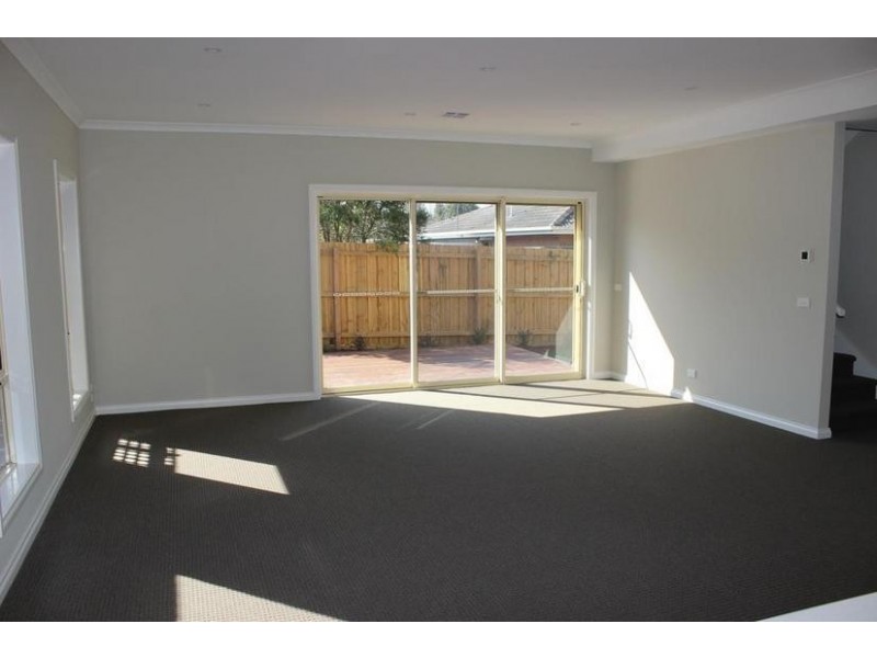 9/48 Lusher Road, Croydon VIC 3136