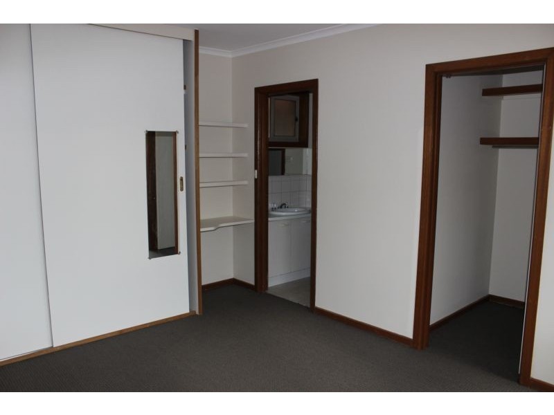 1/8 Weller Street, Dandenong VIC 3175