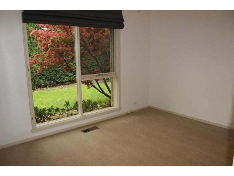 16 Tracey Drive, Vermont South VIC 3133