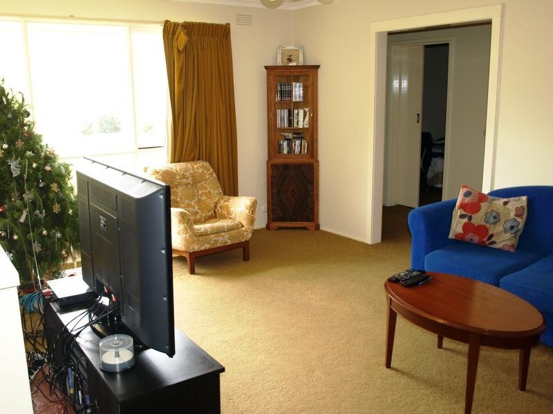 1/4 Melton Grove, Croydon VIC 3136