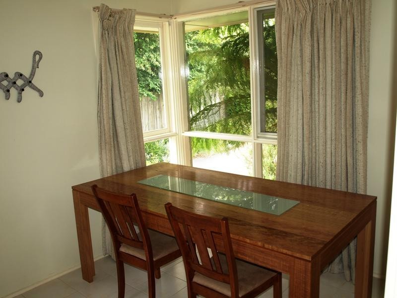 1/4 Melton Grove, Croydon VIC 3136