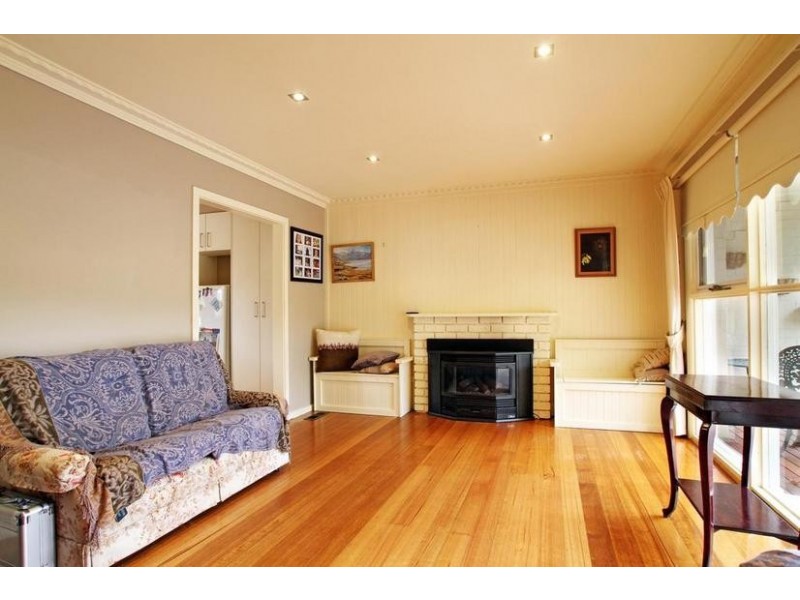 2 Moss Court, Croydon North VIC 3136