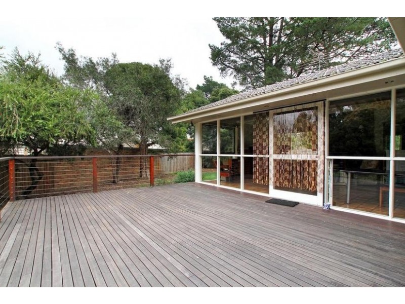 2 Moss Court, Croydon North VIC 3136