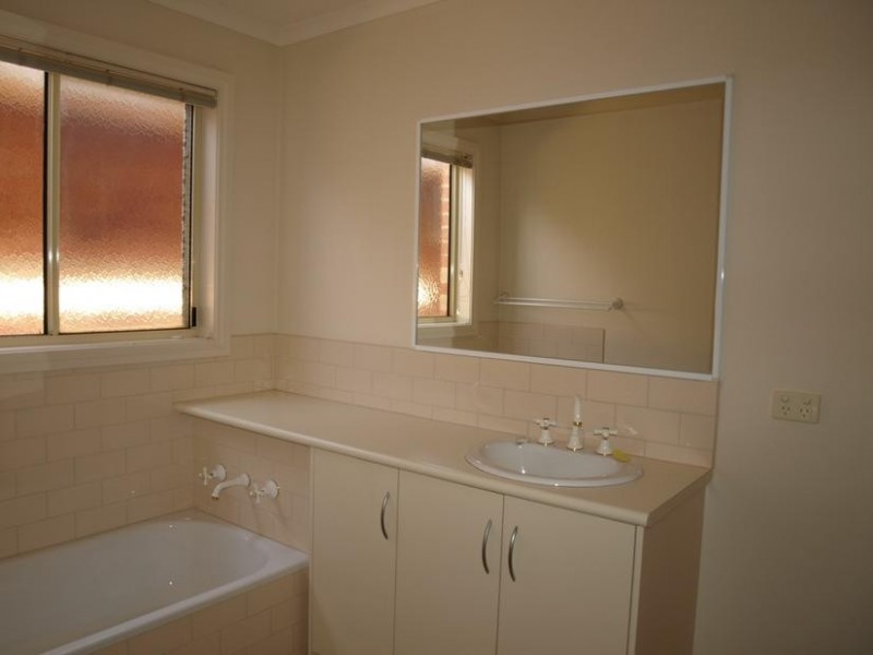 4/8 Sherwood Avenue, Ringwood East VIC 3135