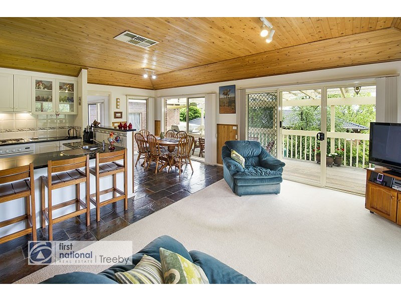 2 Wattle Tree Lane, Croydon North VIC 3136