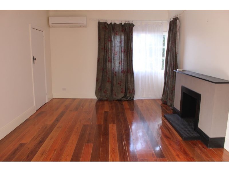 1/2 Kirk Street, Ringwood VIC 3134