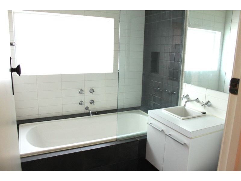 1/2 Kirk Street, Ringwood VIC 3134