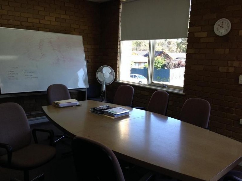 16 Pilgrim Ct, Ringwood VIC 3134