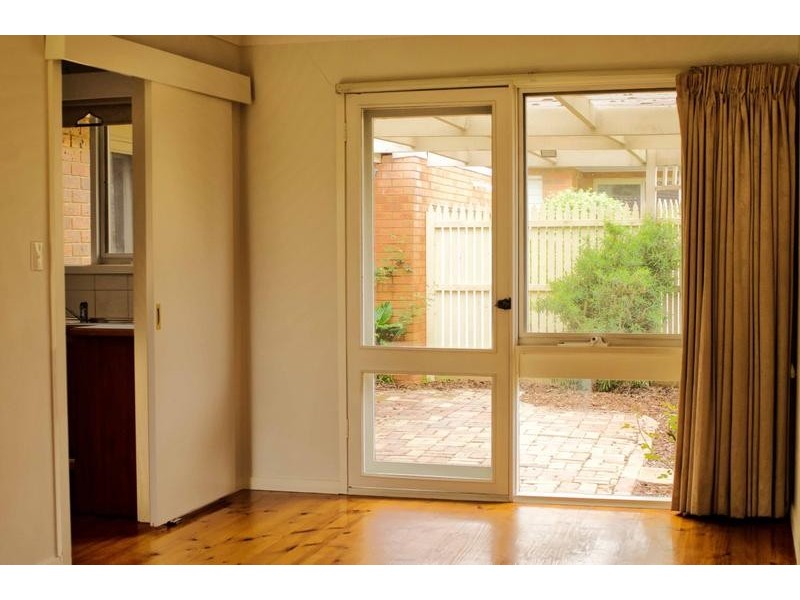 1/10 Victoria Street, Ringwood East VIC 3135