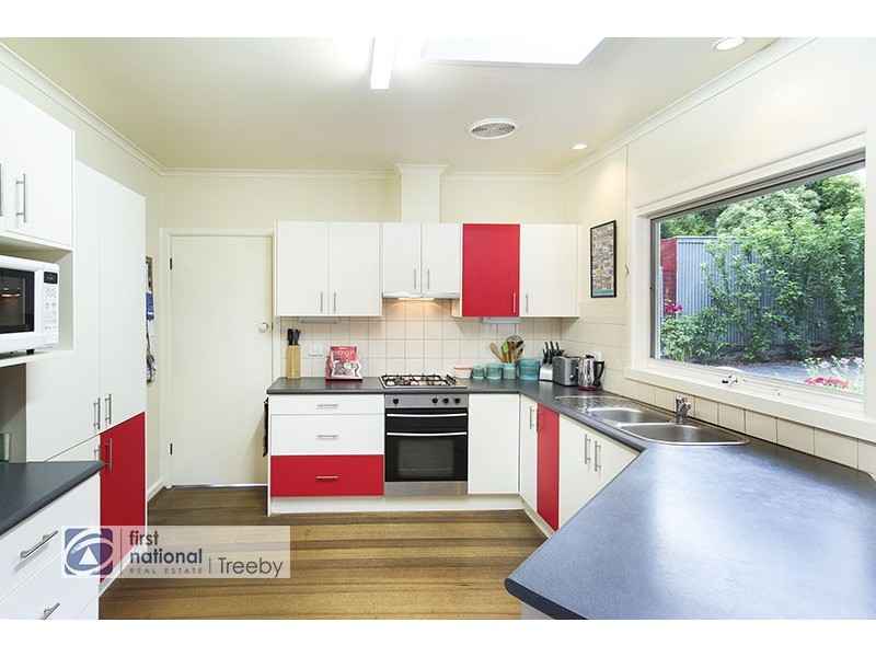 16 Mariana Avenue, Croydon South VIC 3136