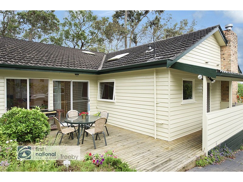 16 Mariana Avenue, Croydon South VIC 3136